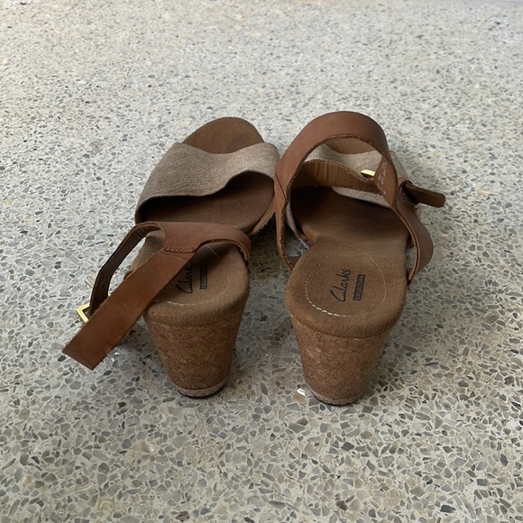Clarks Collection Womens Open Toe Wedge Heel Tan Brown Sandal size 11 US - Picture 4 of 5